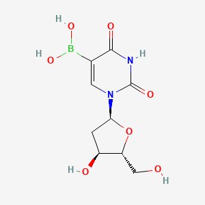 (1-((2S,4S,5R)-4-Hydroxy-5-(hydroxymethyl)tetrahydrofuran-2-yl)-2,4-dioxo-1,2,3,4-tetrahydropyrimidin-5-yl)boronic acid